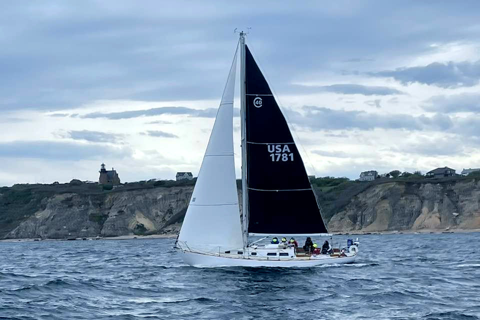 Towhee Finishes First in its class! First hand account from The Sam Wetherill Trophy Race.