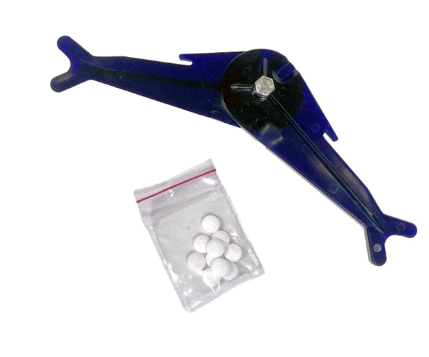 Rain-activated Hatch Closer