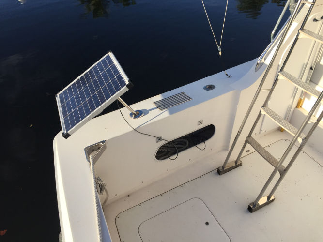 Solar battery deals charger for boat